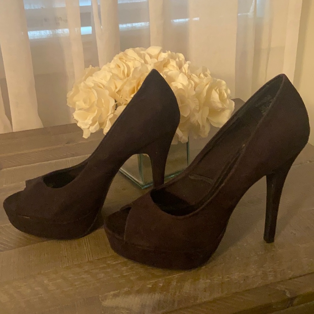 H&M divided black suede peep toe pumps